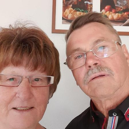 Der Kleine Bauernhof Keine Arbeiter Zadnych Pracownikow Apartman Lubiatow  Kültér fotó